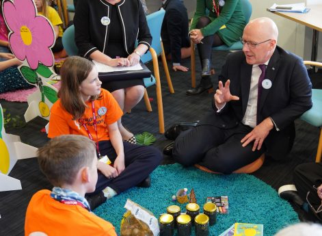 Children’s Parliament meets the Scottish Cabinet